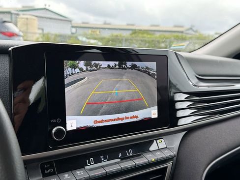 Used 2025 Toyota Camry LE image 30