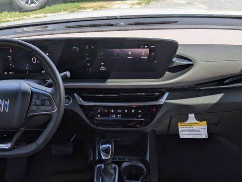 Used 2025 Buick Envista Avenir FWD image 16