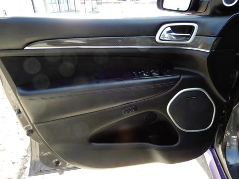 Used 2018 Jeep Grand Cherokee SRT image 25