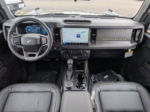 New 2026 Ford Bronco Badlands AWD/4WD image 13