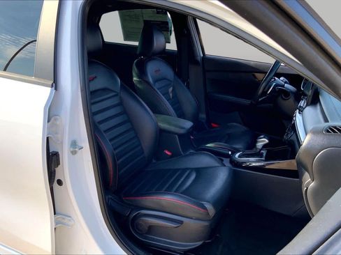 Used 2021 Kia Forte GT w/ GT2 Package FWD image 9