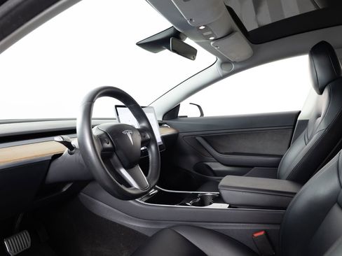 Used 2018 Tesla Model 3 Long Range RWD image 14