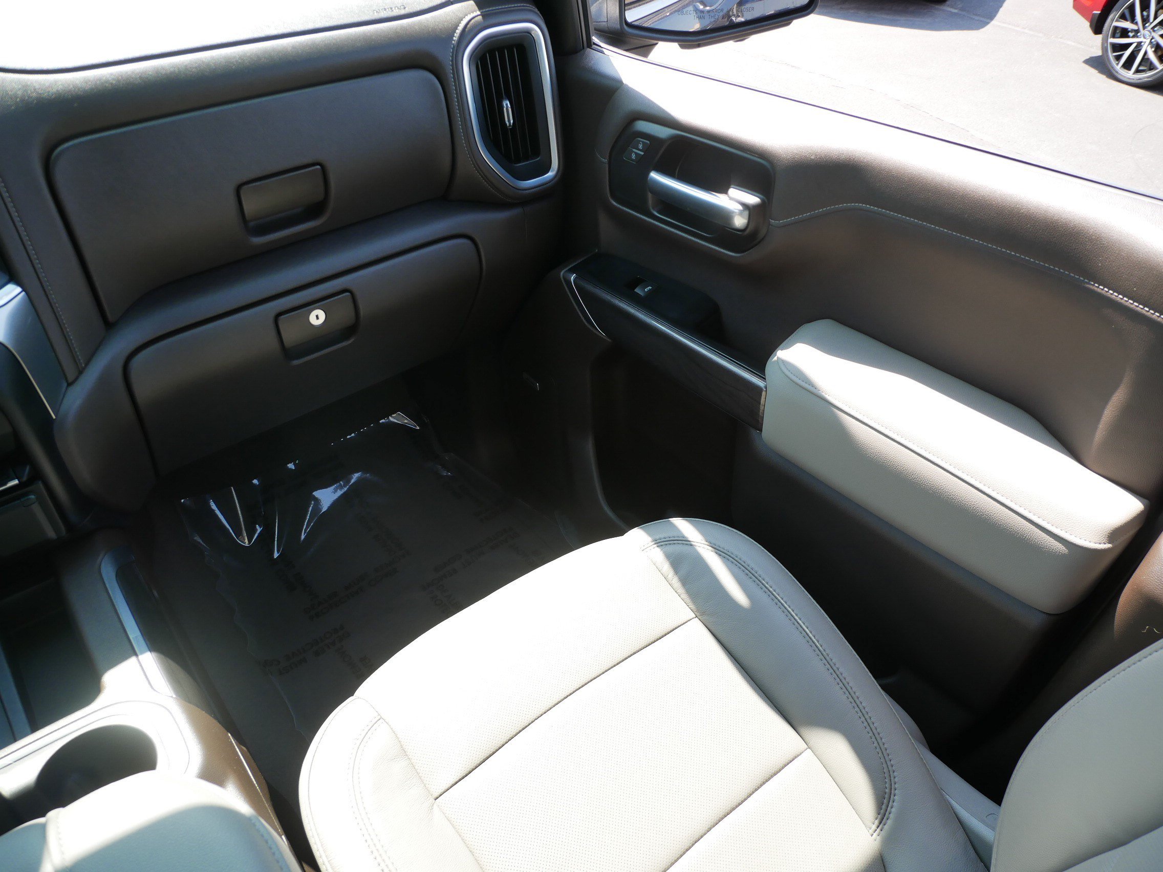 Used 2019 Chevrolet Silverado 1500 LTZ w/ LTZ Plus Package AWD/4WD image 11