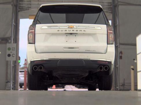 Used 2023 Chevrolet Suburban Premier RWD image 5