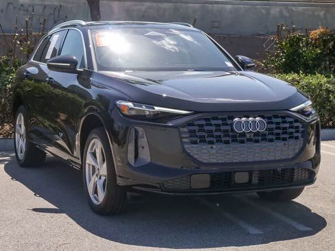 Certified 2025 Audi Q5 Premium w/ Premium Plus AWD/4WD image 3