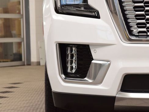 Used 2024 GMC Yukon XL Denali AWD/4WD image 14