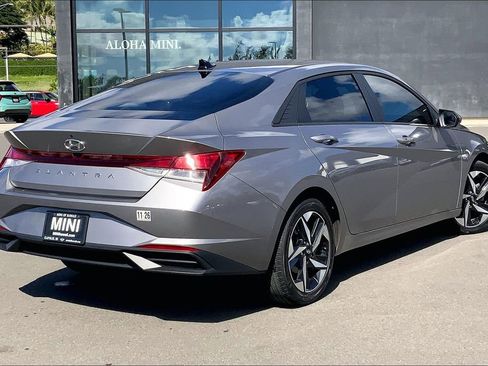 Used 2023 Hyundai Elantra SEL w/ Convenience Package image 11