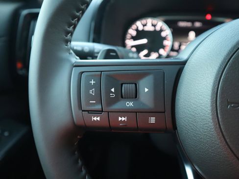 New 2025 Nissan Pathfinder SV w/ SV Premium Package image 24