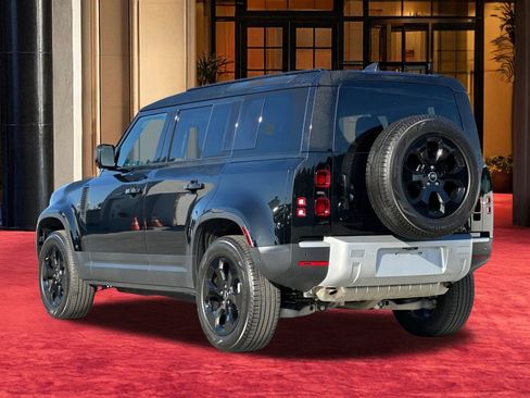 Used 2025 Land Rover Defender 110 S image 4