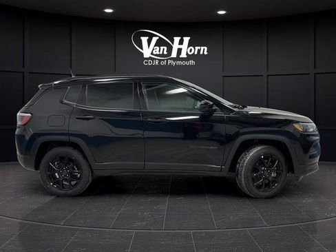 New 2026 Jeep Compass Latitude image 2
