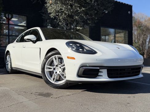 Used 2020 Porsche Panamera image 8