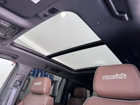 Certified 2024 Chevrolet Suburban High Country w/ Premium Package AWD/4WD image 27