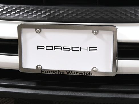 Used 2023 Porsche Macan AWD/4WD image 14