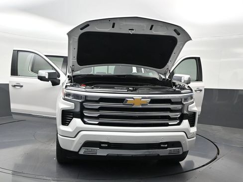 Used 2024 Chevrolet Silverado 1500 High Country AWD/4WD image 37