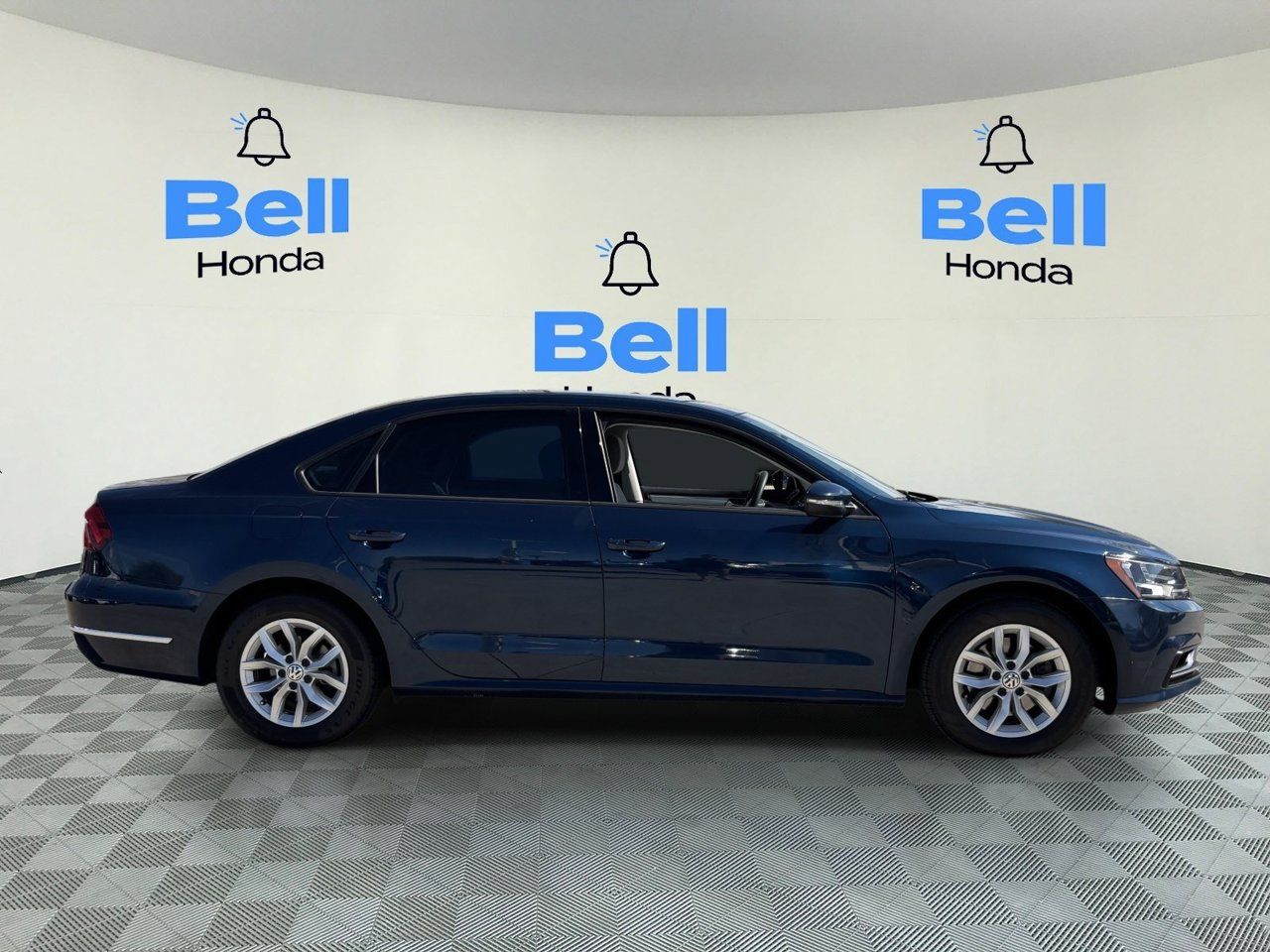 Used 2018 Volkswagen Passat 2.0T S w/ Driver Assistance Package FWD image 5