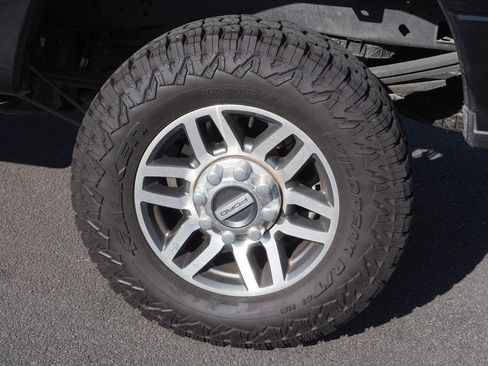 Used 2019 Ford F250 Lariat w/ Lariat Ultimate Package image 9