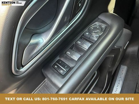 Used 2024 Chevrolet Suburban High Country image 24