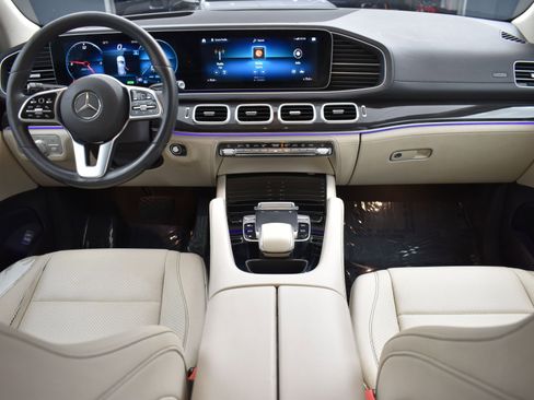 Used 2020 Mercedes-Benz GLE 450 4MATIC w/ MBUX Technology Package image 18