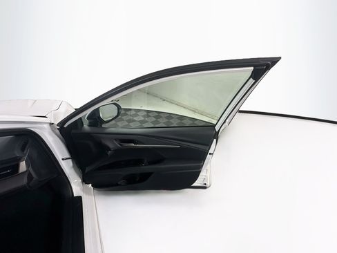 Used 2025 Toyota Camry SE FWD image 31