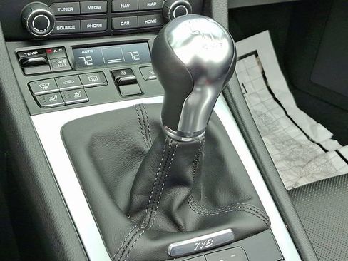 Used 2022 Porsche 718 Boxster S image 13