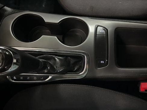 Used 2019 Chevrolet Cruze LS w/ LS Convenience Package FWD image 13