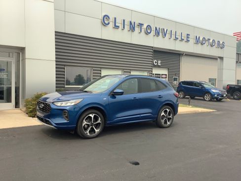 Used 2023 Ford Escape ST-Line Select w/ Tech Pack #1 AWD/4WD image 1