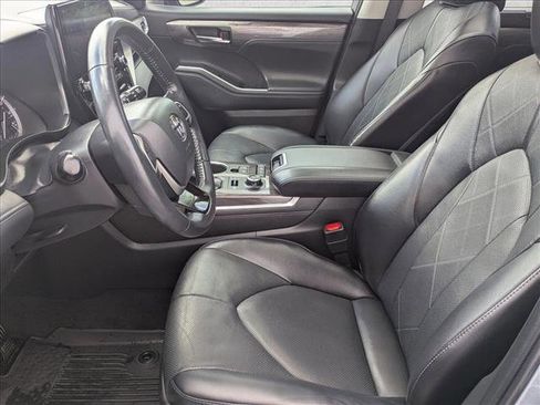 Used 2022 Toyota Highlander Platinum AWD/4WD image 24