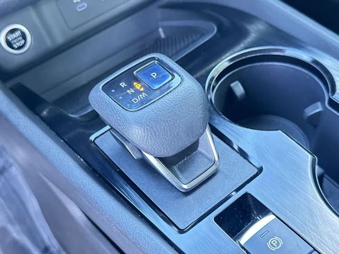 Used 2022 Nissan Rogue SV image 21