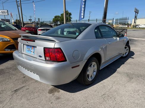 Used 2000 Ford Mustang Coupe image 4