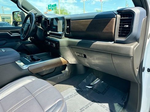 Used 2024 Chevrolet Silverado 2500 High Country w/ High Country Premium Package AWD/4WD image 30