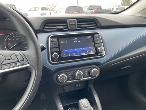 Used 2025 Nissan Versa SV image 17