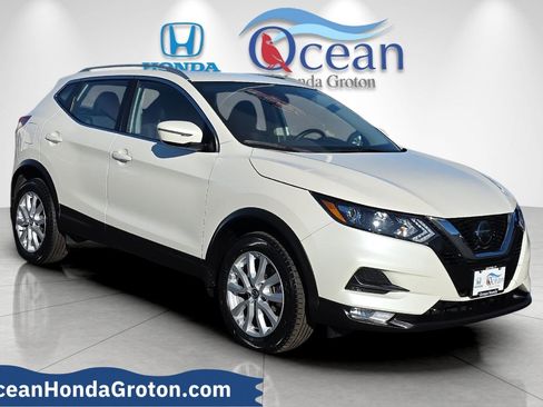 Used 2022 Nissan Rogue Sport SV image 1