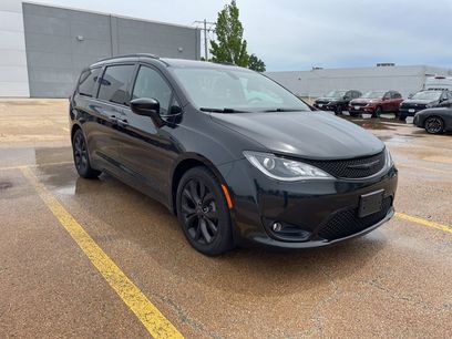 Used 2018 Chrysler Pacifica Touring-L Plus