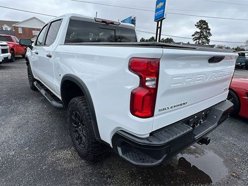 Used 2024 Chevrolet Silverado 1500 ZR2 w/ Technology Package image 7