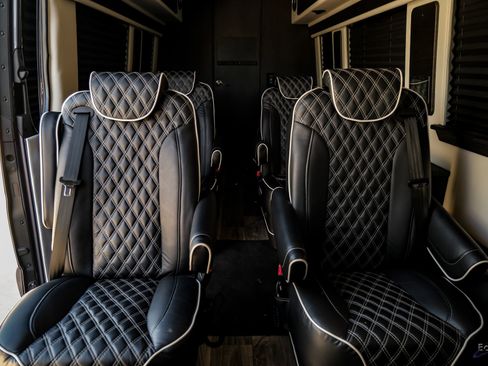 Used 2021 Mercedes-Benz Sprinter 3500 w/ Comfort Plus Package image 56