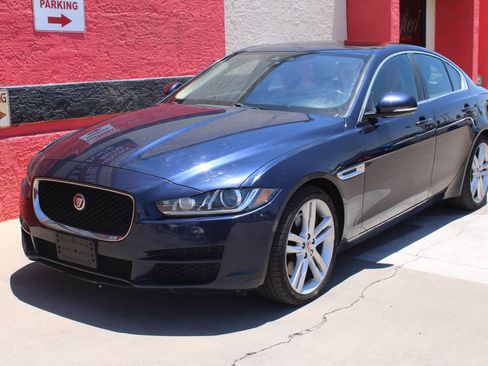 Used 2018 Jaguar XE Prestige AWD/4WD image 4