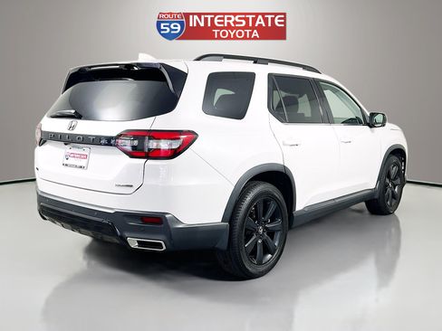 Used 2023 Honda Pilot Touring image 7