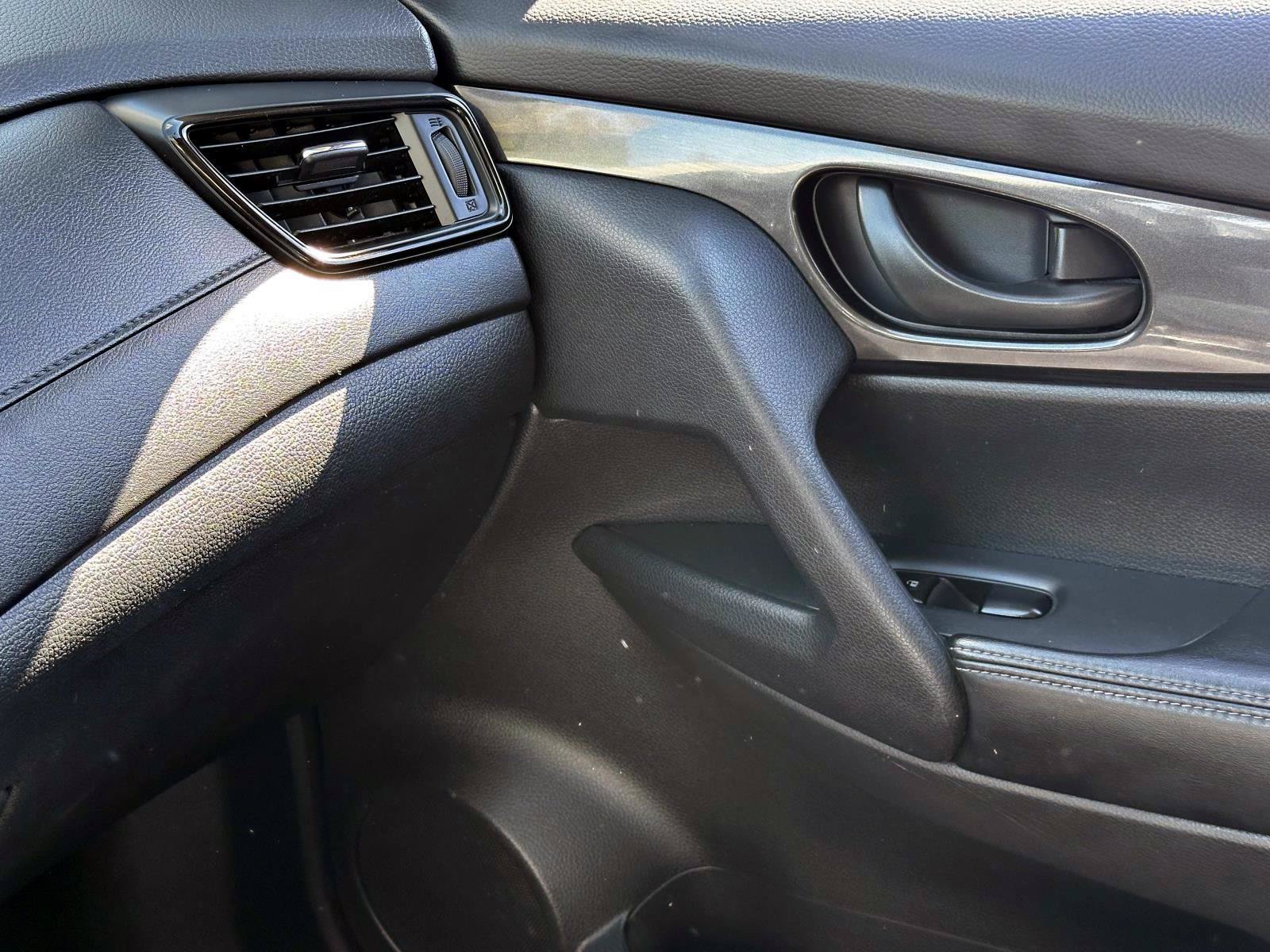 Used 2019 Nissan Rogue S AWD/4WD image 25
