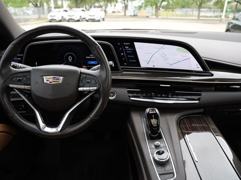 Used 2021 Cadillac Escalade ESV Premium Luxury w/ Driver Assist Tech Package RWD image 9