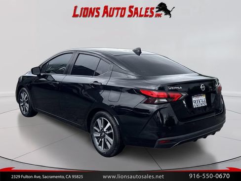 Used 2021 Nissan Versa SV FWD image 7