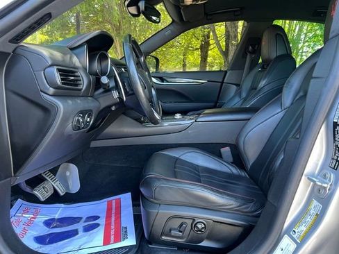 Used 2017 Maserati Levante S AWD/4WD image 12