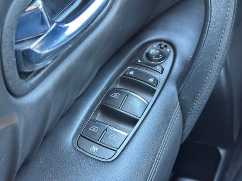 Used 2024 Nissan Armada SL w/ Captain's Chairs Package image 30