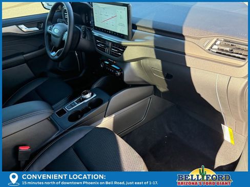 New 2026 Ford Escape SE image 12