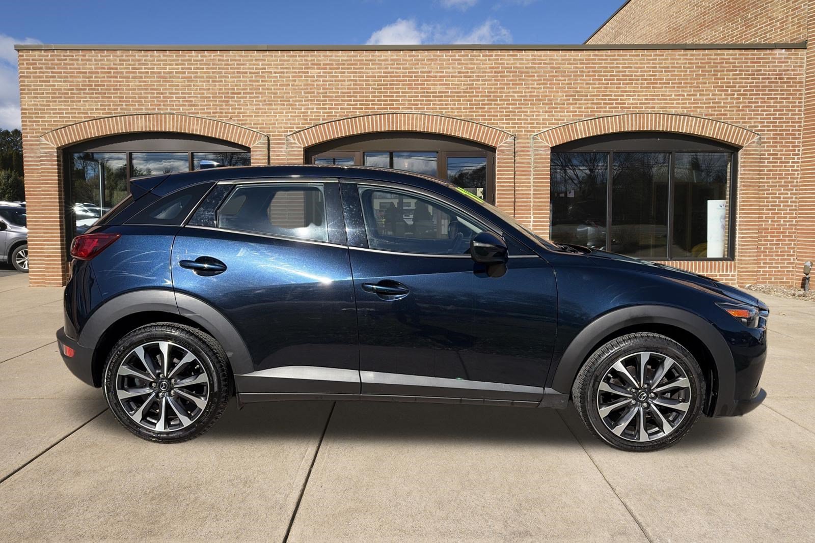 Used 2019 MAZDA CX-3 Touring AWD/4WD image 2