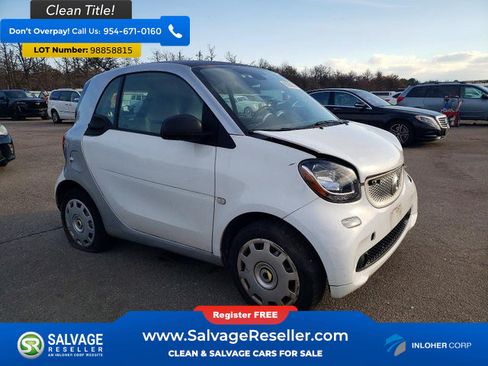 Used 2016 smart fortwo pure RWD image 5