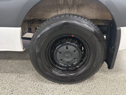 Used 2021 Mercedes-Benz Sprinter 144 Cargo image 23