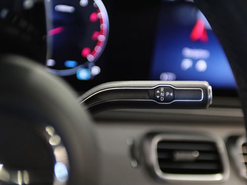 Used 2024 Mercedes-Benz GLS 450 4MATIC image 23