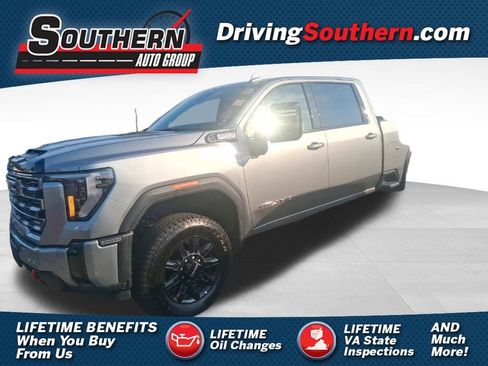 Used 2025 GMC Sierra 2500 AT4 AWD/4WD image 1