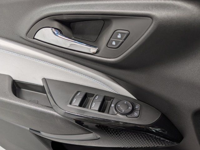 New 2026 Chevrolet Trax LT w/ Sunroof Package FWD image 15