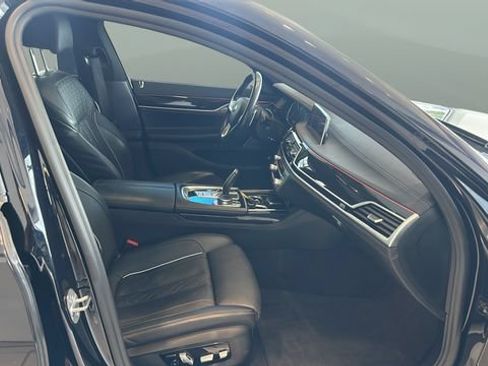 Used 2019 BMW 750i xDrive w/ M Sport Package AWD/4WD image 20
